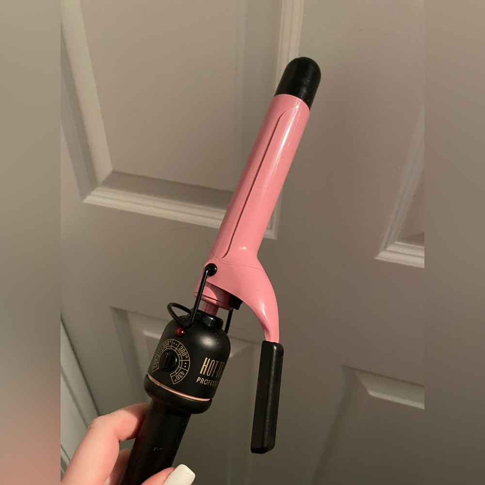 Hot tools curling iron used 1x too thick of a barrel for my hair type!